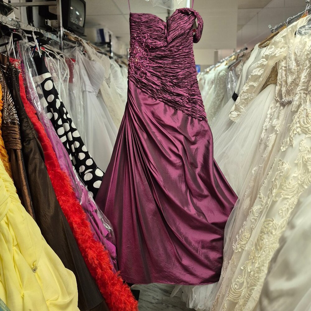 Formal Dress - Picture 2 of 2